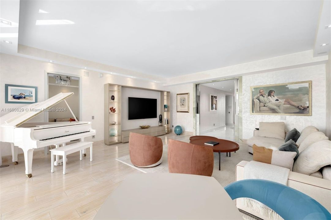 For Sale: $7,850,000 (3 beds, 4 baths, 3128 Square Feet)