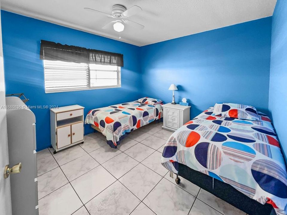 For Sale: $129,000 (2 beds, 2 baths, 870 Square Feet)