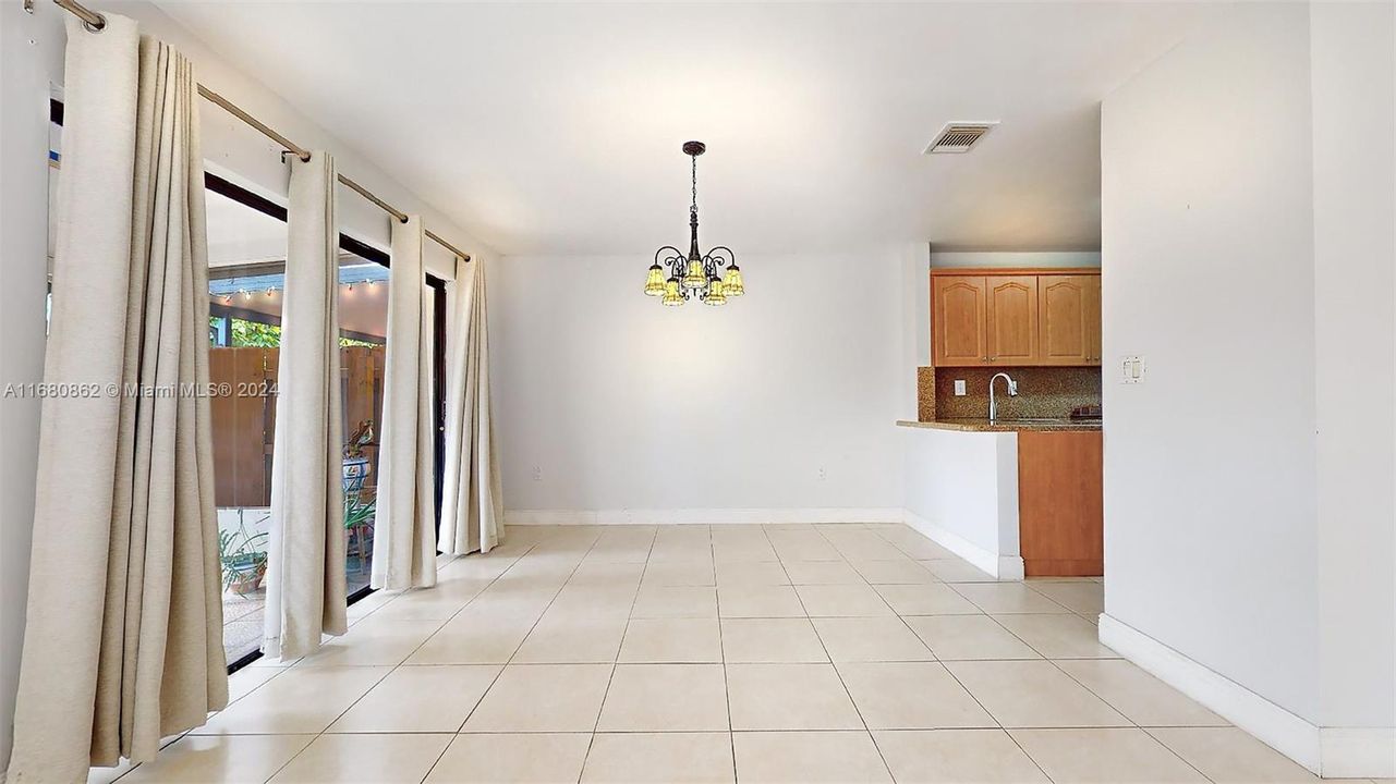 For Sale: $485,000 (2 beds, 2 baths, 1335 Square Feet)