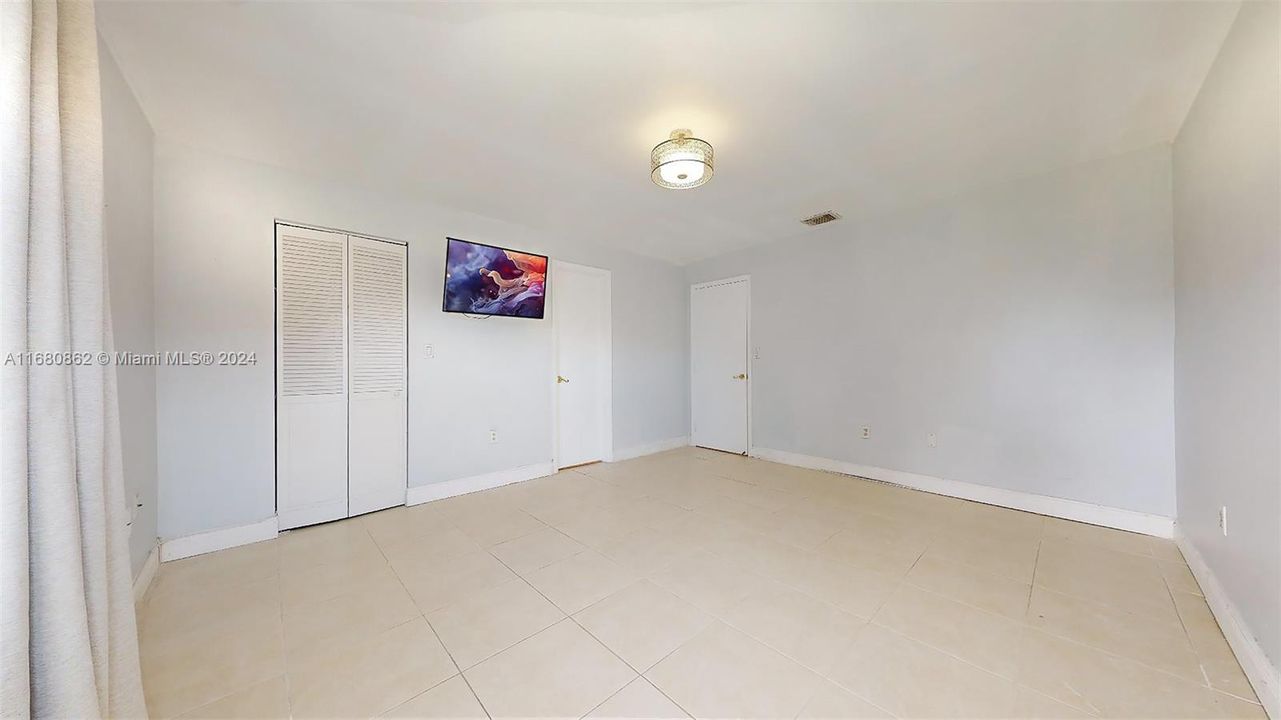 For Sale: $485,000 (2 beds, 2 baths, 1335 Square Feet)