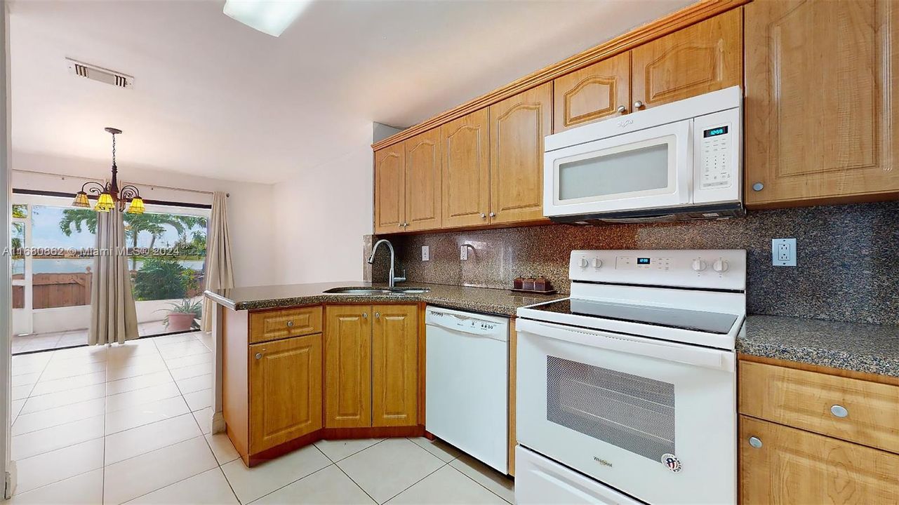 For Sale: $485,000 (2 beds, 2 baths, 1335 Square Feet)