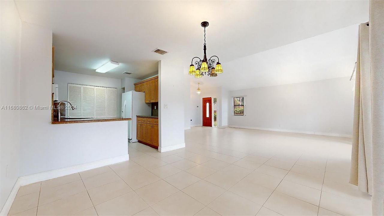 For Sale: $485,000 (2 beds, 2 baths, 1335 Square Feet)