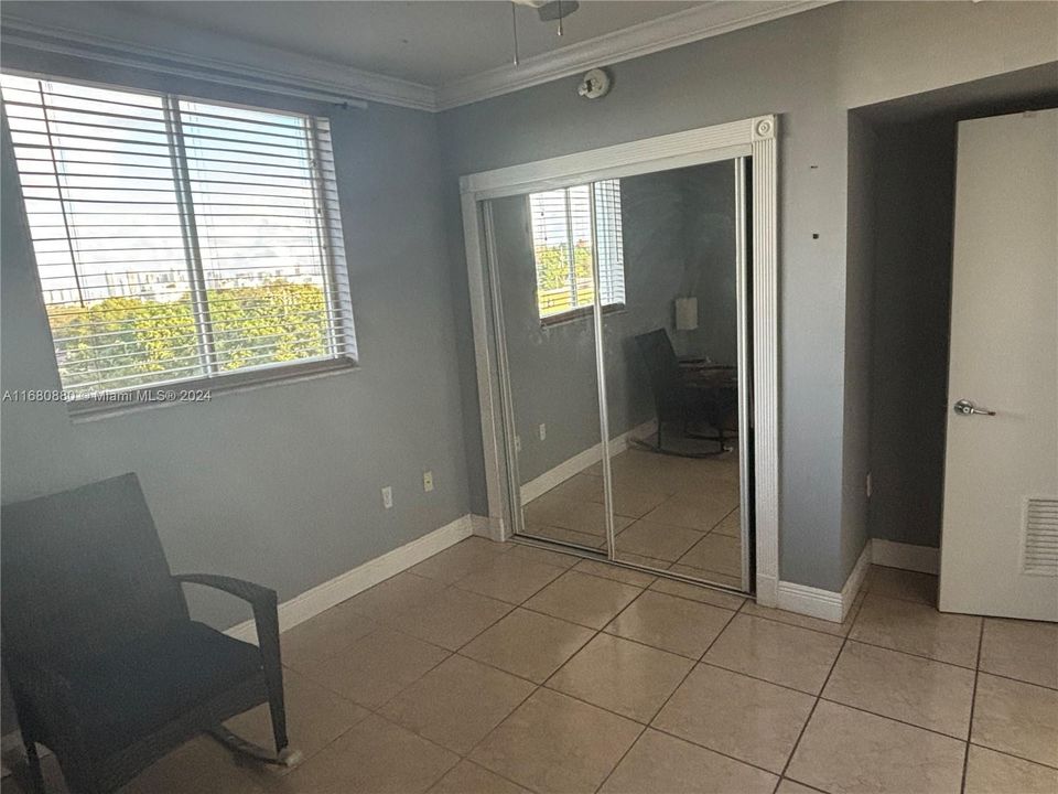 For Sale: $249,000 (2 beds, 1 baths, 754 Square Feet)