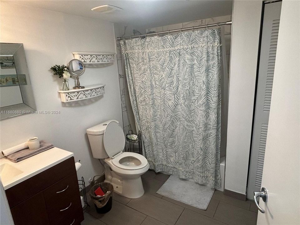 For Sale: $249,000 (2 beds, 1 baths, 754 Square Feet)