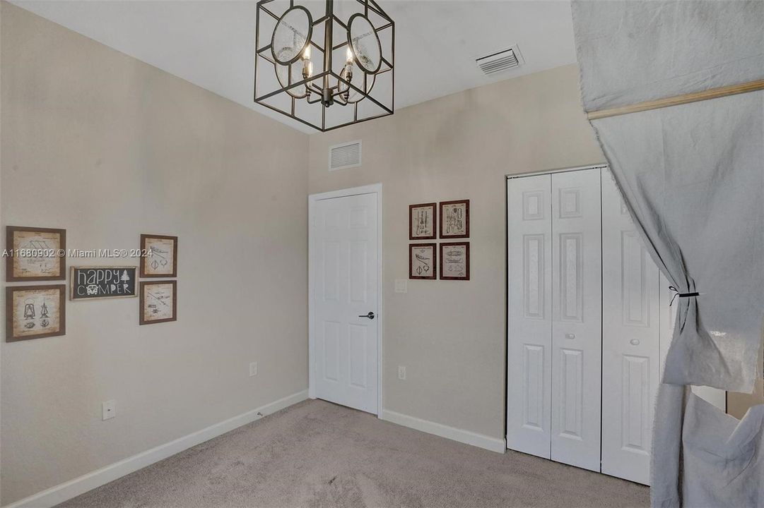 For Sale: $549,000 (3 beds, 2 baths, 1486 Square Feet)