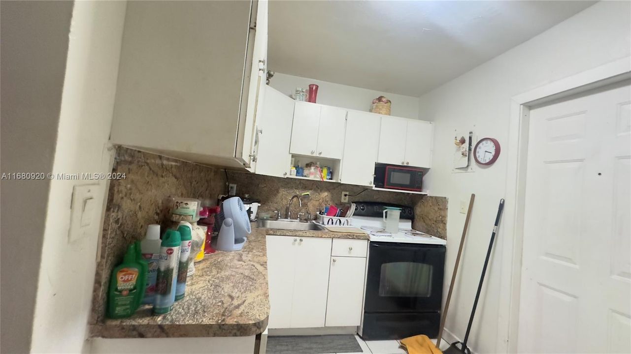 For Sale: $350,000 (1 beds, 1 baths, 630 Square Feet)