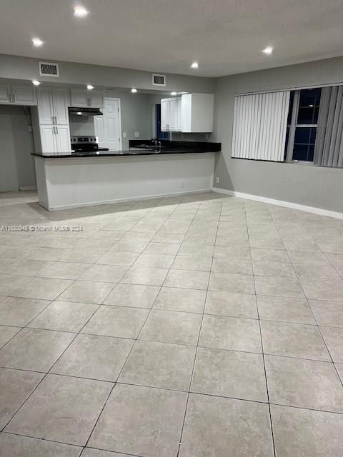 For Rent: $3,200 (3 beds, 2 baths, 1722 Square Feet)