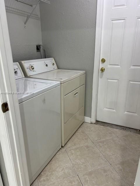 For Rent: $3,200 (3 beds, 2 baths, 1722 Square Feet)