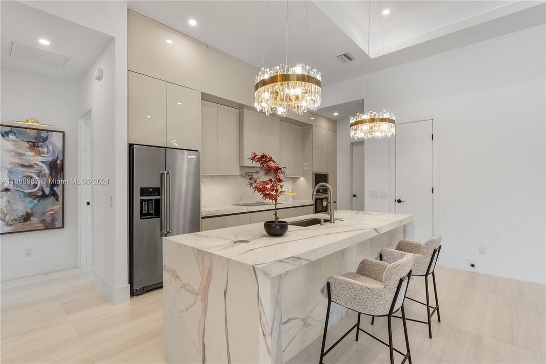 Recently Sold: $1,490,000 (5 beds, 5 baths, 3045 Square Feet)