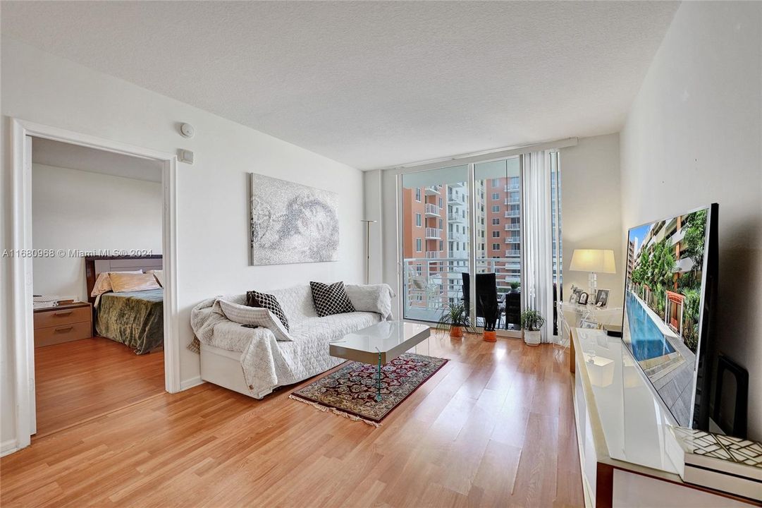 For Sale: $439,526 (2 beds, 2 baths, 1073 Square Feet)