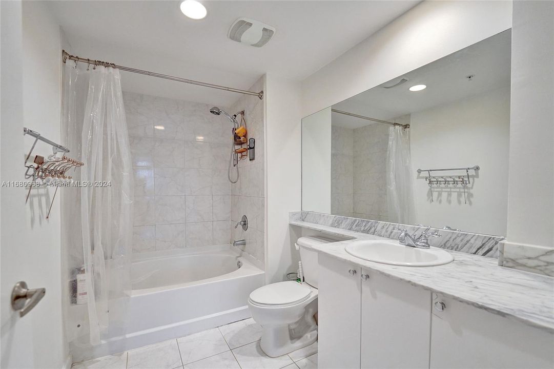 For Sale: $439,526 (2 beds, 2 baths, 1073 Square Feet)