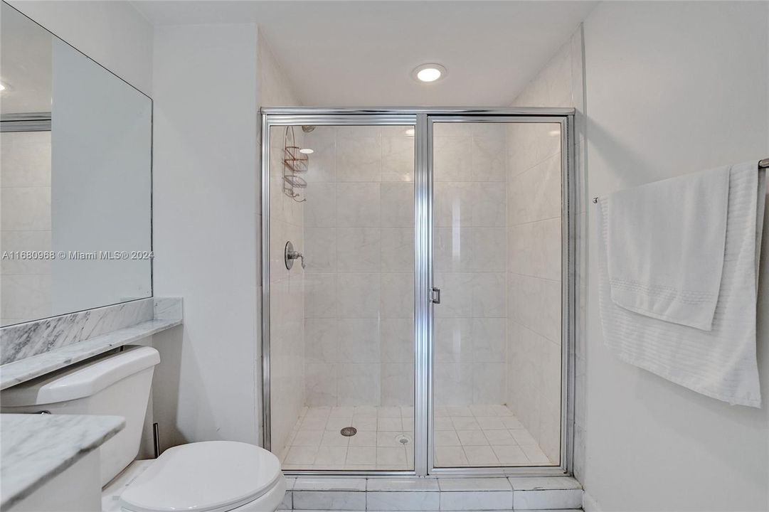 For Sale: $439,526 (2 beds, 2 baths, 1073 Square Feet)