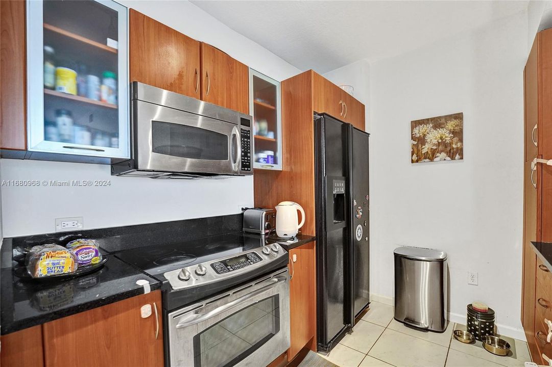 For Sale: $439,526 (2 beds, 2 baths, 1073 Square Feet)