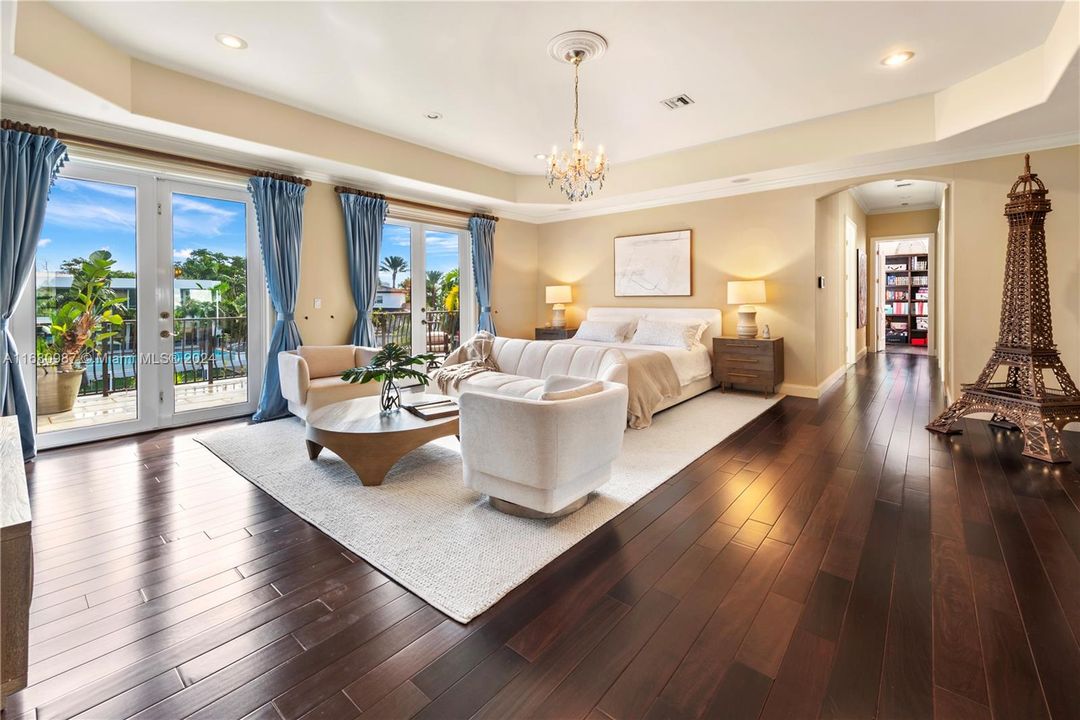 For Sale: $7,950,000 (5 beds, 4 baths, 5697 Square Feet)