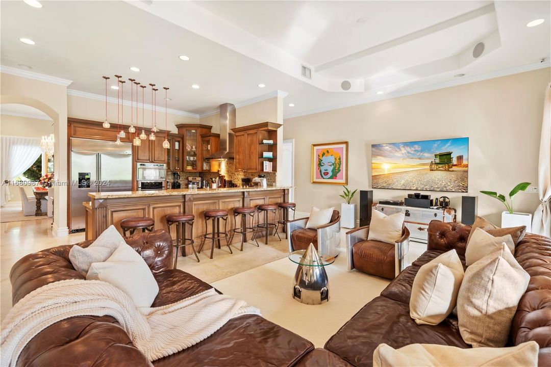 For Sale: $7,950,000 (5 beds, 4 baths, 5697 Square Feet)