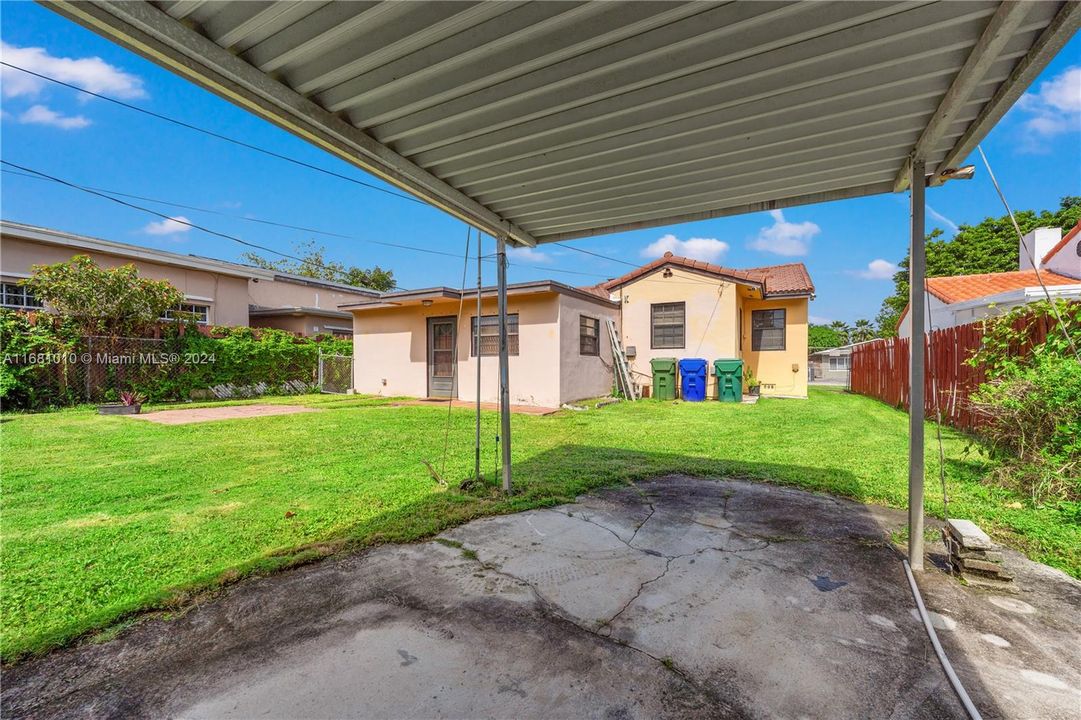 For Sale: $995,000 (3 beds, 2 baths, 1600 Square Feet)