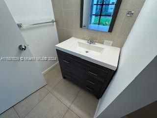 For Sale: $369,900 (2 beds, 2 baths, 988 Square Feet)