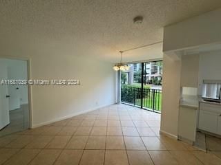 For Sale: $369,900 (2 beds, 2 baths, 988 Square Feet)