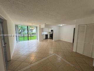 For Sale: $369,900 (2 beds, 2 baths, 988 Square Feet)