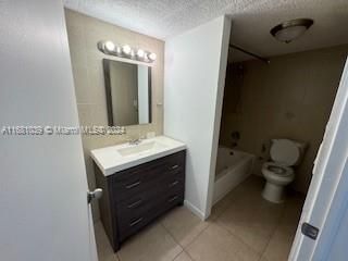 For Sale: $369,900 (2 beds, 2 baths, 988 Square Feet)