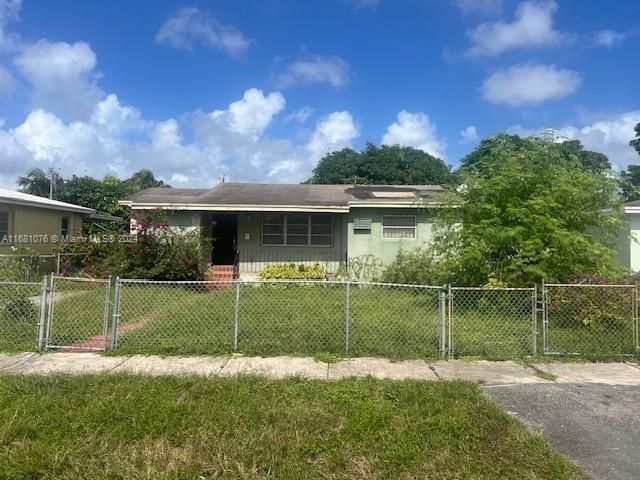 For Sale: $419,000 (3 beds, 2 baths, 1072 Square Feet)