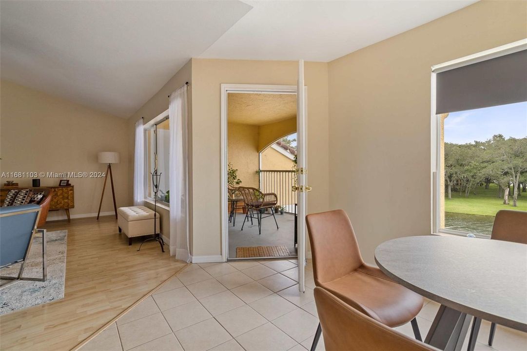 For Sale: $279,800 (2 beds, 2 baths, 1256 Square Feet)