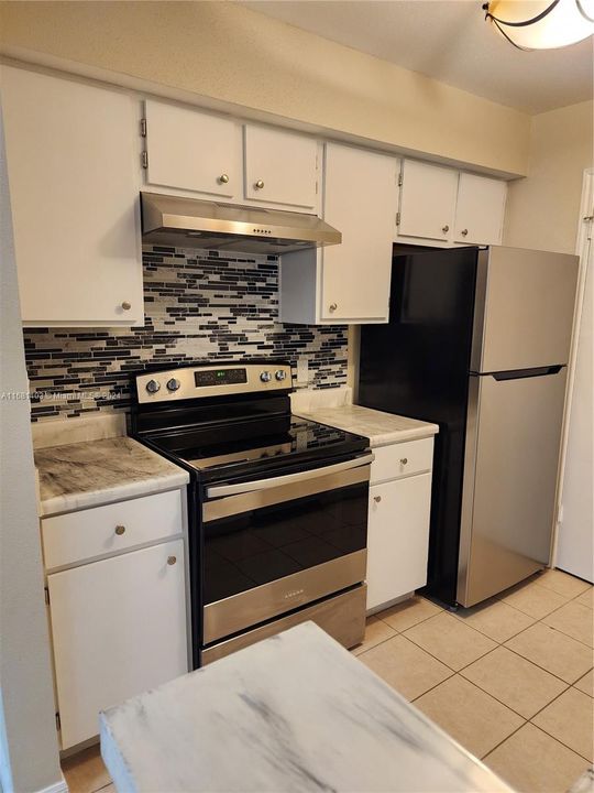 For Sale: $279,800 (2 beds, 2 baths, 1256 Square Feet)