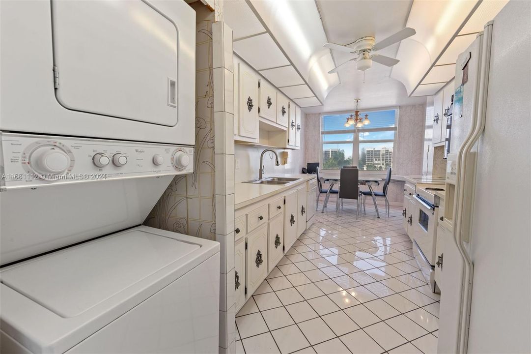 For Sale: $775,000 (2 beds, 2 baths, 1768 Square Feet)