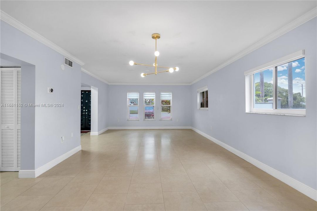 Living Dining room area