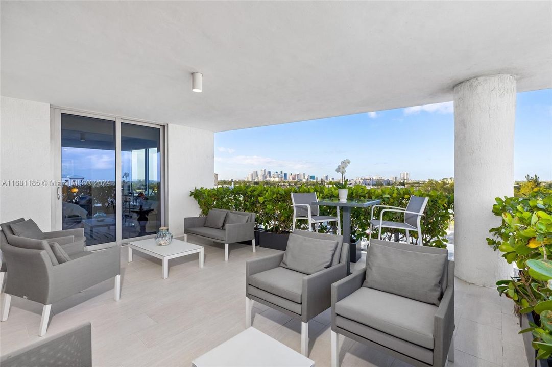 For Sale: $2,200,000 (3 beds, 3 baths, 2407 Square Feet)