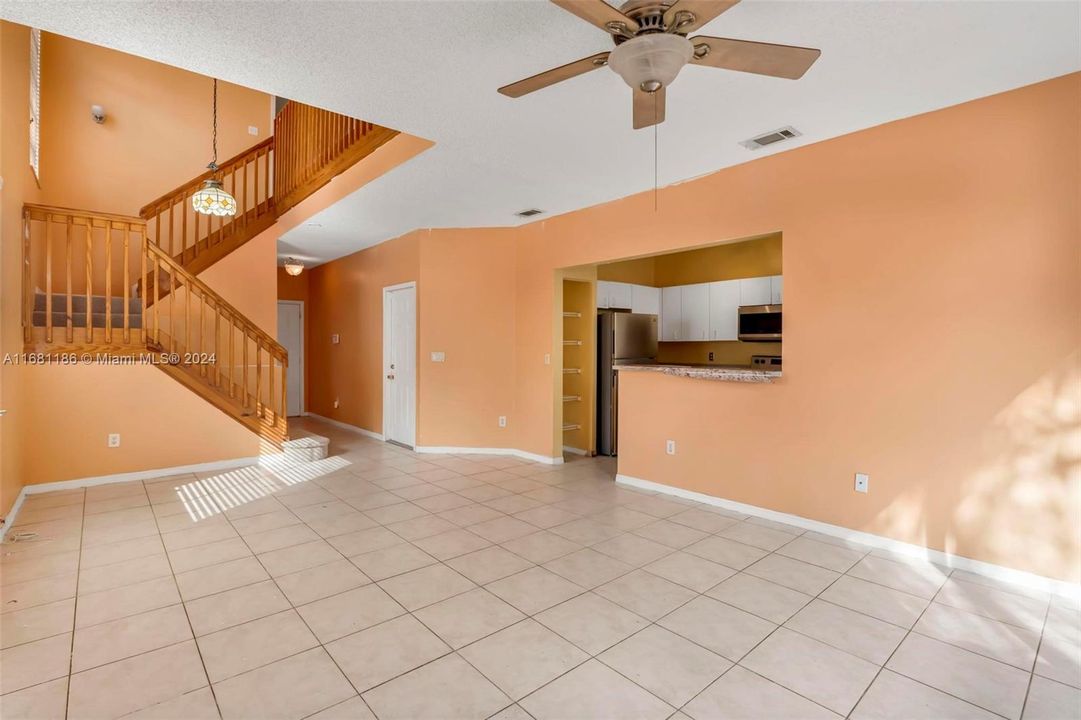 For Sale: $449,000 (3 beds, 2 baths, 1541 Square Feet)