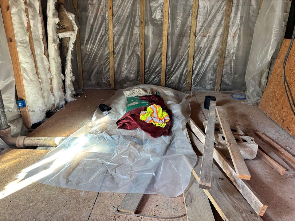 最近售出: $45,000 (4 贝兹, 2 浴室, 1840 平方英尺)