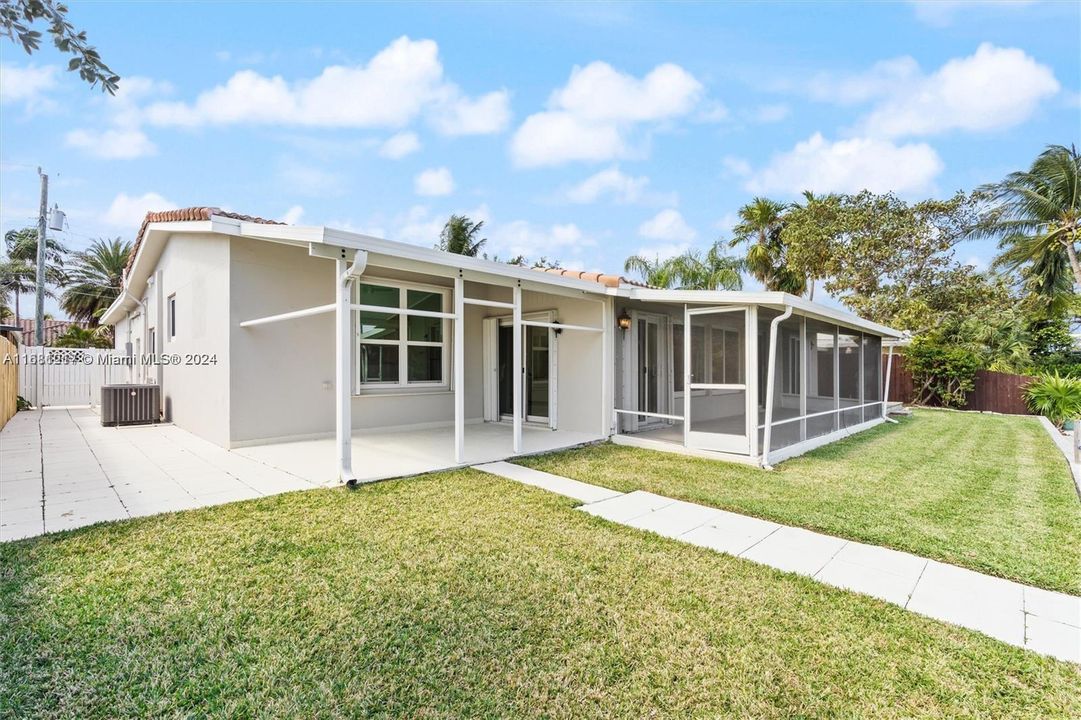 For Sale: $1,260,000 (3 beds, 2 baths, 1837 Square Feet)