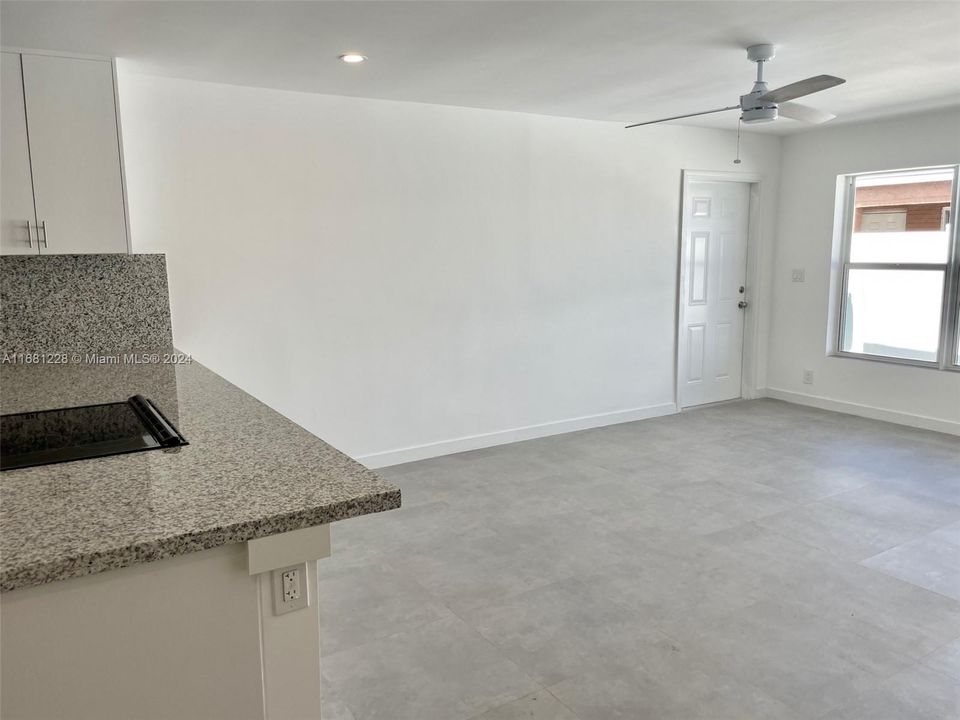 Active With Contract: $2,600 (3 beds, 2 baths, 1250 Square Feet)