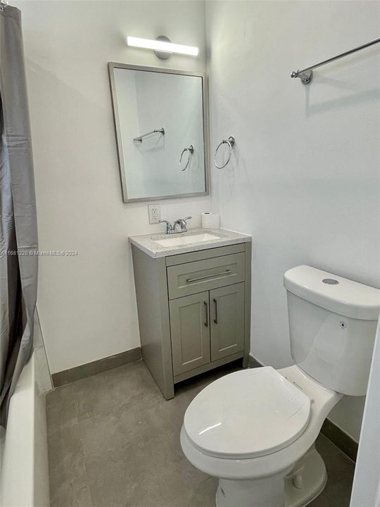 Active With Contract: $2,600 (3 beds, 2 baths, 1250 Square Feet)