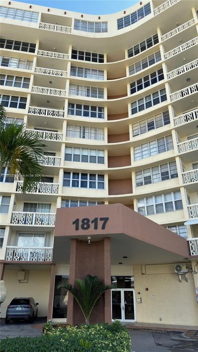 Recently Rented: $2,500 (2 beds, 2 baths, 1176 Square Feet)