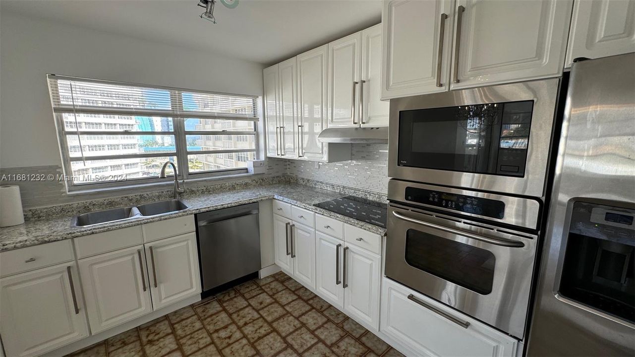 Recently Rented: $2,500 (2 beds, 2 baths, 1176 Square Feet)