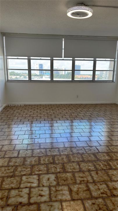 Recently Rented: $2,500 (2 beds, 2 baths, 1176 Square Feet)