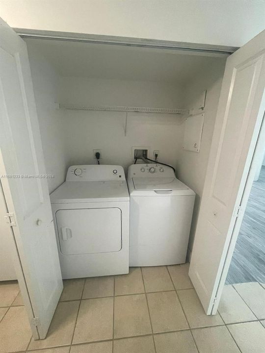 Recently Rented: $3,200 (2 beds, 2 baths, 1069 Square Feet)