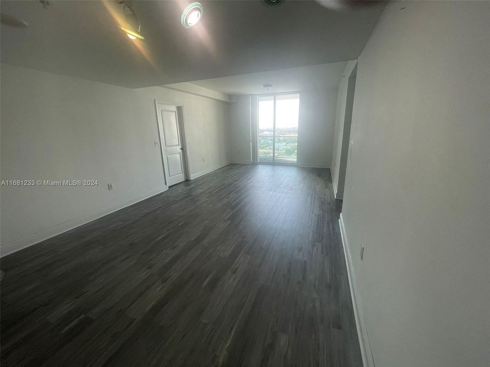 Recently Rented: $3,200 (2 beds, 2 baths, 1069 Square Feet)