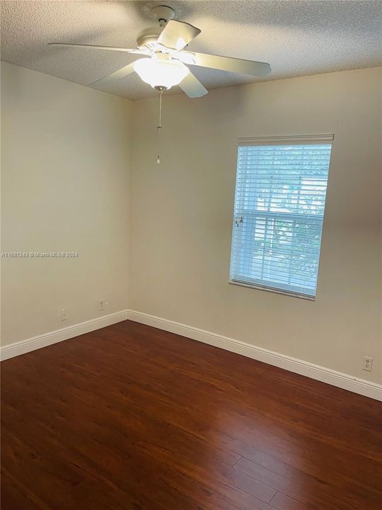 For Rent: $3,500 (4 beds, 2 baths, 1737 Square Feet)