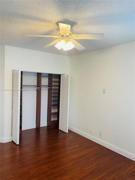 For Rent: $3,500 (4 beds, 2 baths, 1737 Square Feet)