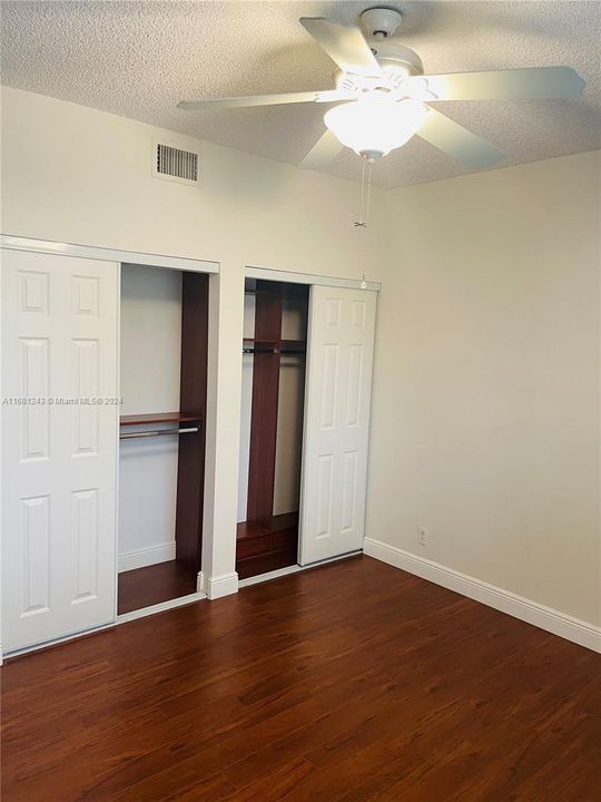 For Rent: $3,500 (4 beds, 2 baths, 1737 Square Feet)