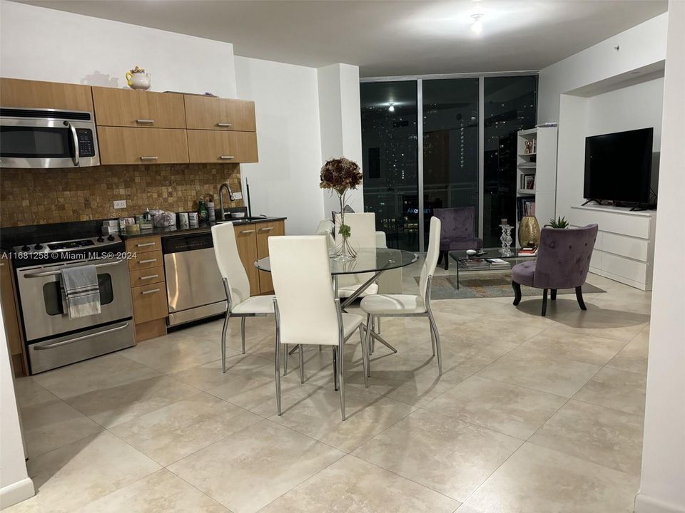 En Venta: $395,000 (1 camas, 1 baños, 768 Pies cuadrados)