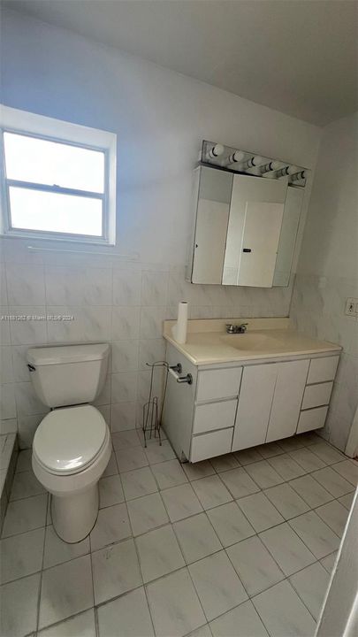 For Rent: $2,100 (2 beds, 2 baths, 820 Square Feet)