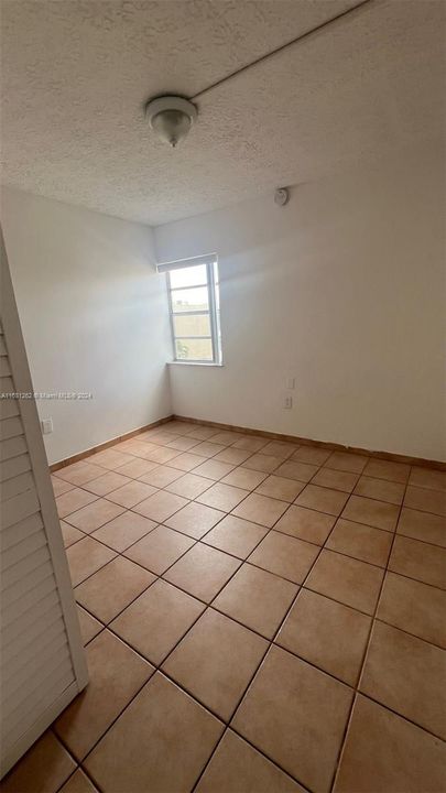 For Rent: $2,100 (2 beds, 2 baths, 820 Square Feet)