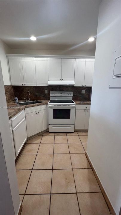 For Rent: $2,100 (2 beds, 2 baths, 820 Square Feet)