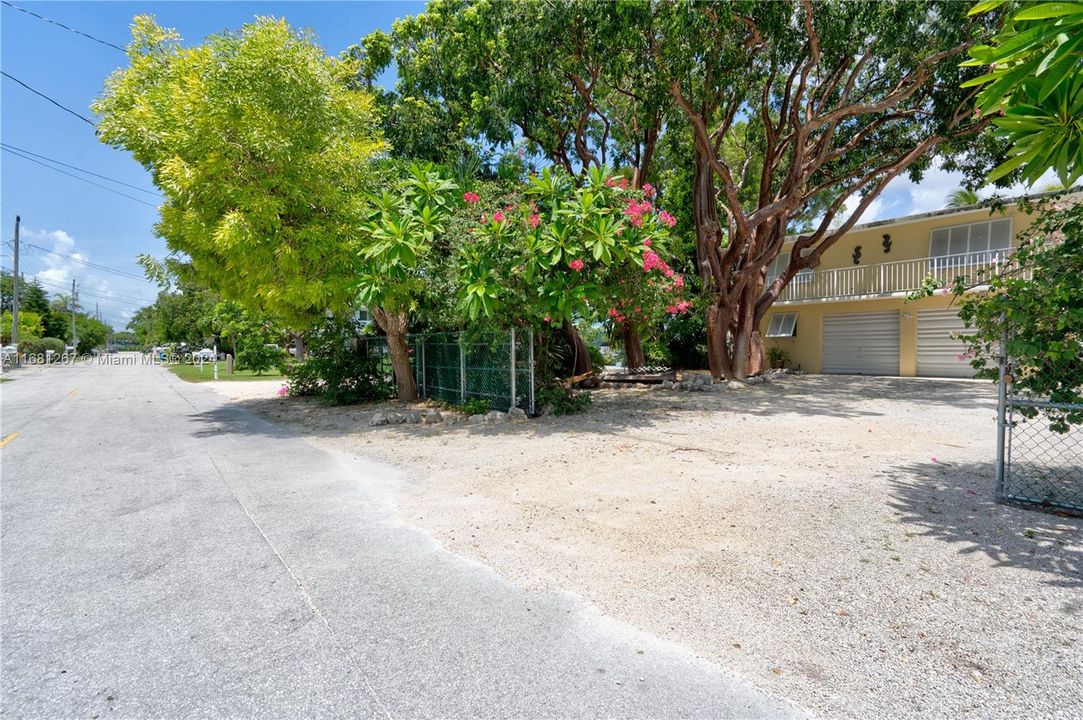 For Sale: $1,654,000 (3 beds, 3 baths, 0 Square Feet)