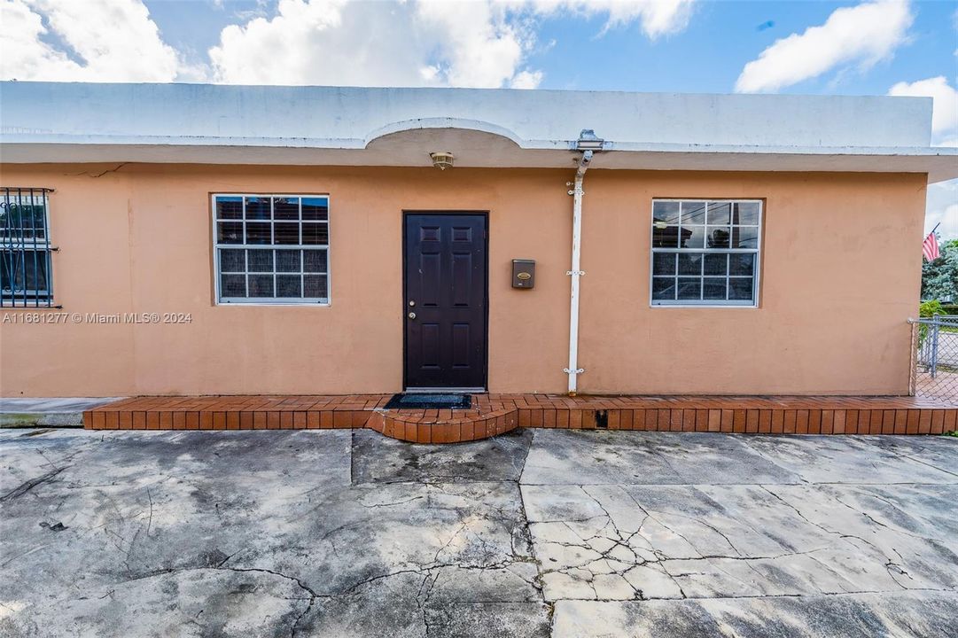 En Venta: $330,000 (2 camas, 1 baños, 762 Pies cuadrados)