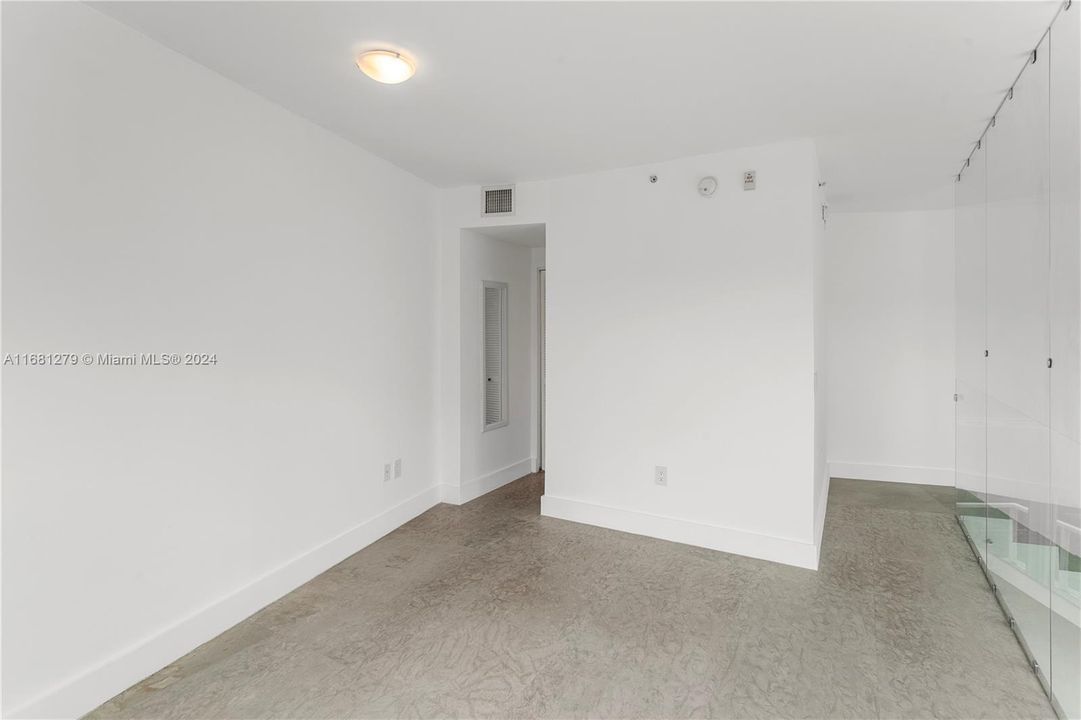 For Rent: $3,300 (1 beds, 1 baths, 750 Square Feet)